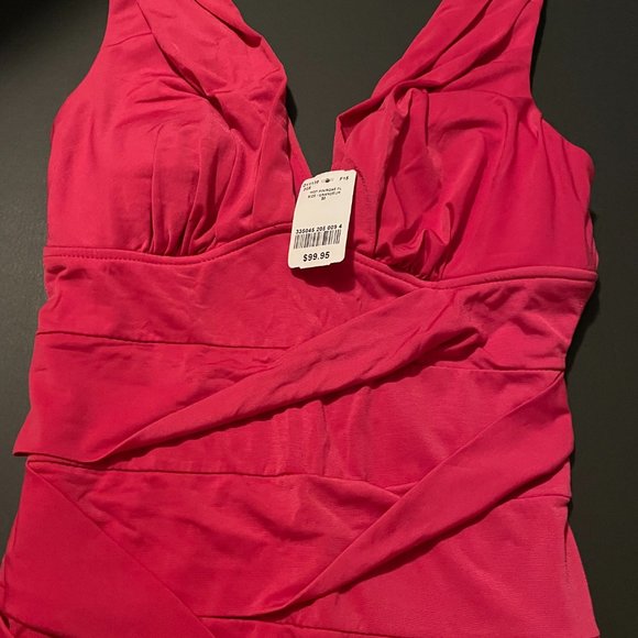 Women's Dress From LE Chateau Hot Pink - Picture 3 of 8